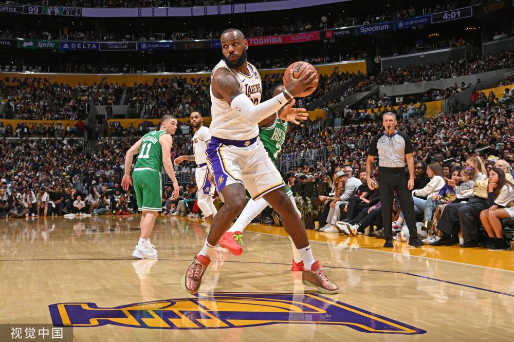 的锥桶带球 的锥桶带球