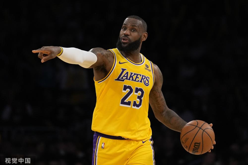 引了众多球 引了众多球